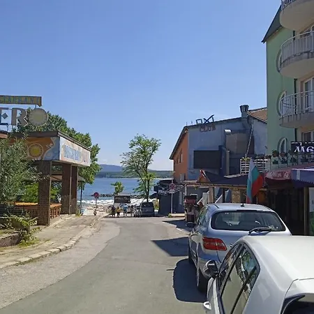 8 8 アパート プリモルスコ