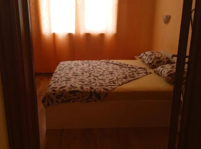 Апартамент 8 8