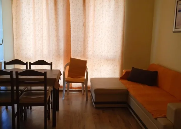 Апартамент 8 8 *